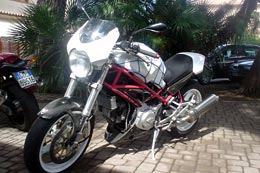 La moto di Alessandro: Monster 750