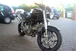 La moto di Stefano: Monster 800 S2r